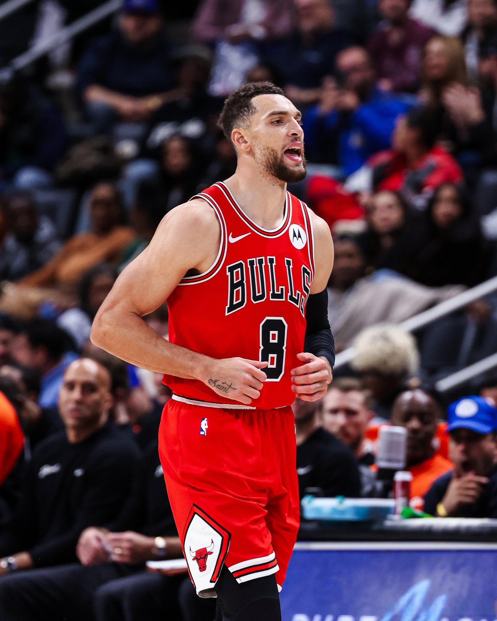 湖人B队血洗法国男篮，拉文惊艳世界的简单介绍