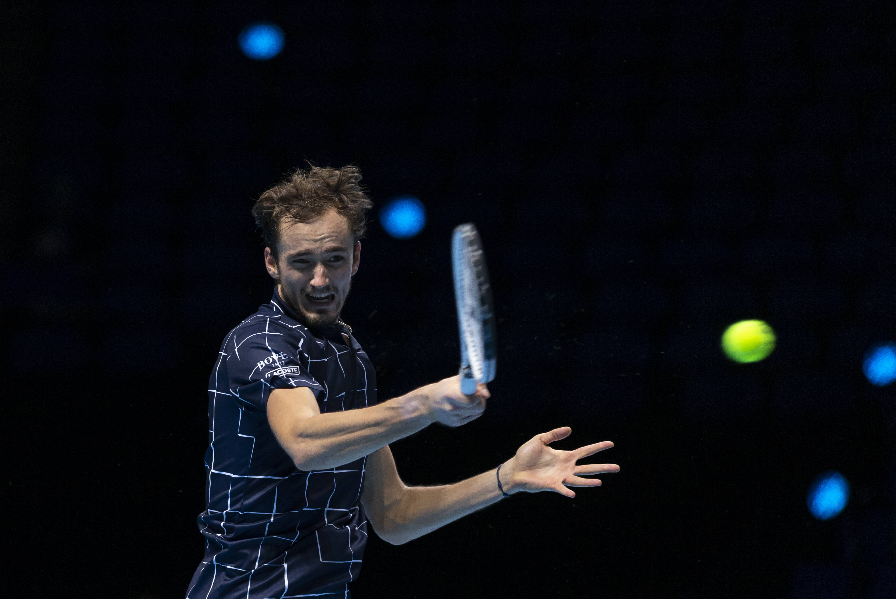 ATP总决赛翻盘年终总决赛,梅德韦杰夫高光表现 ATP总决赛翻盘年终总决赛,梅德韦杰夫高光表现