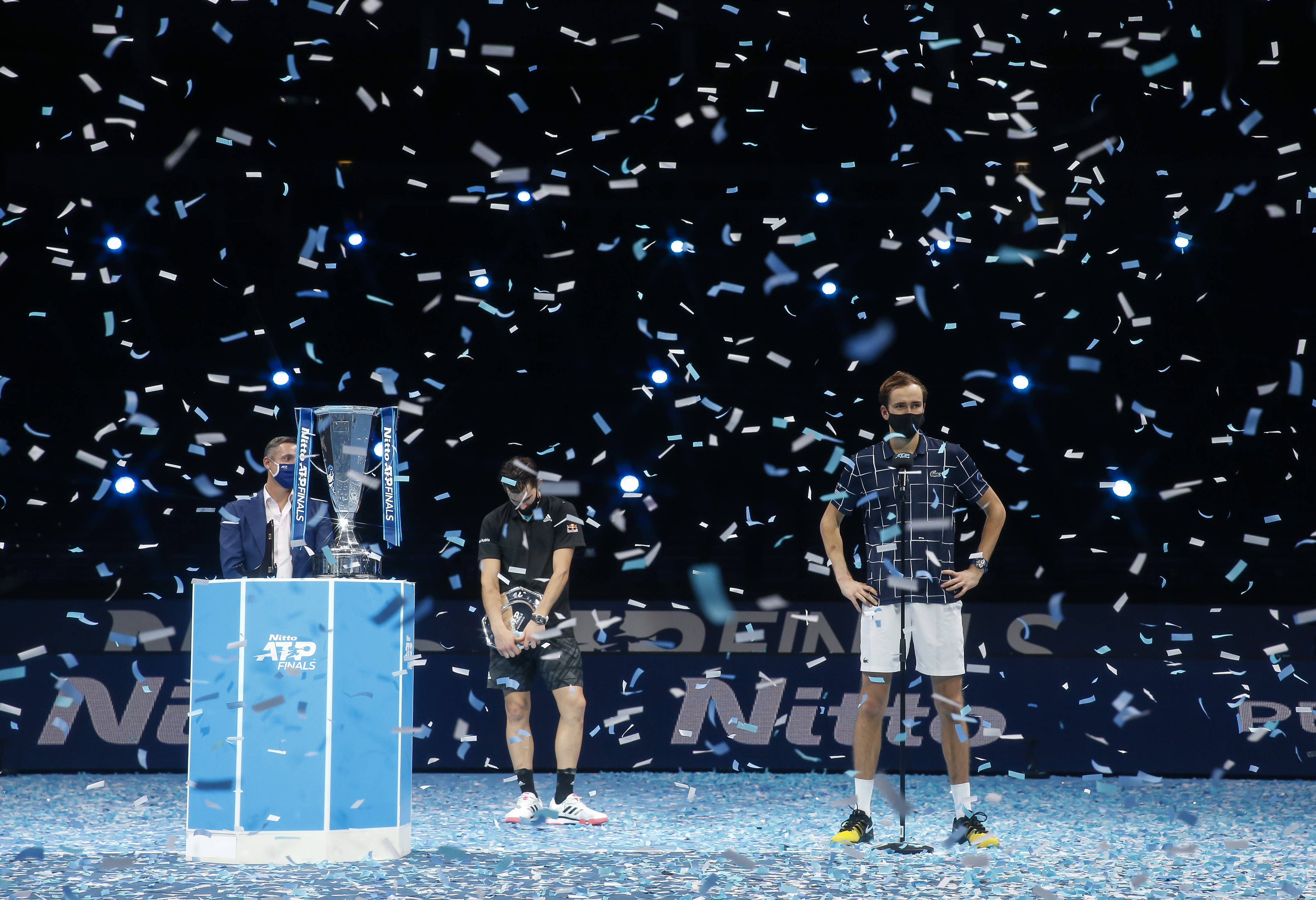 ATP总决赛翻盘年终总决赛,梅德韦杰夫高光表现 ATP总决赛翻盘年终总决赛,梅德韦杰夫高光表现