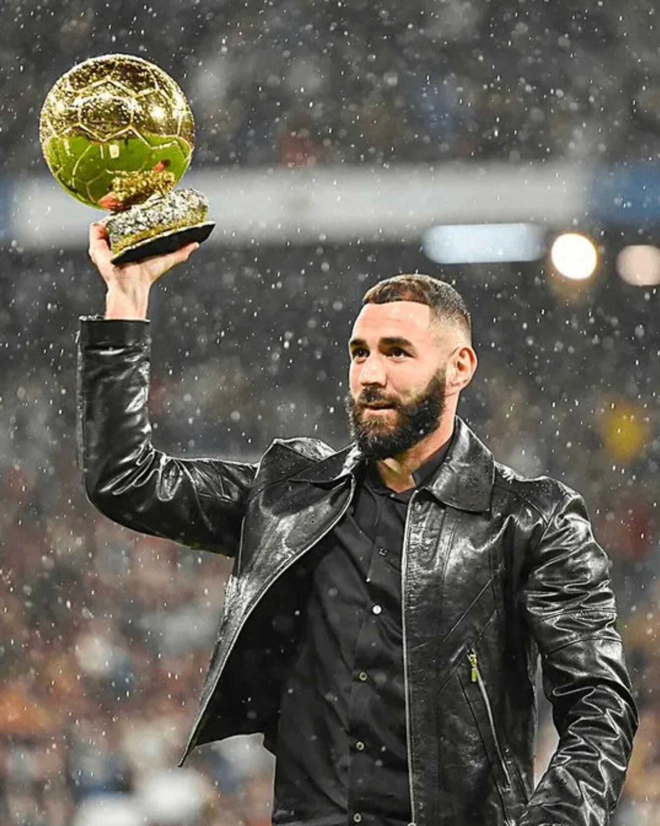 曼联轻取瑞典，本泽马高光表现