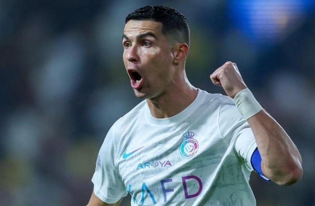 罗马碾压哥伦比亚，C罗惊艳四座