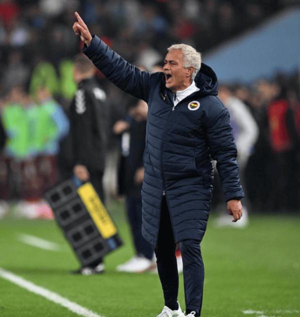 穆里尼奥遭遇质疑，曼联形势岌岌可危