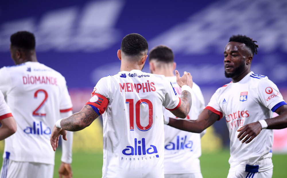 包含都灵队在比赛中战胜对手，法甲积分榜略有上涨的词条