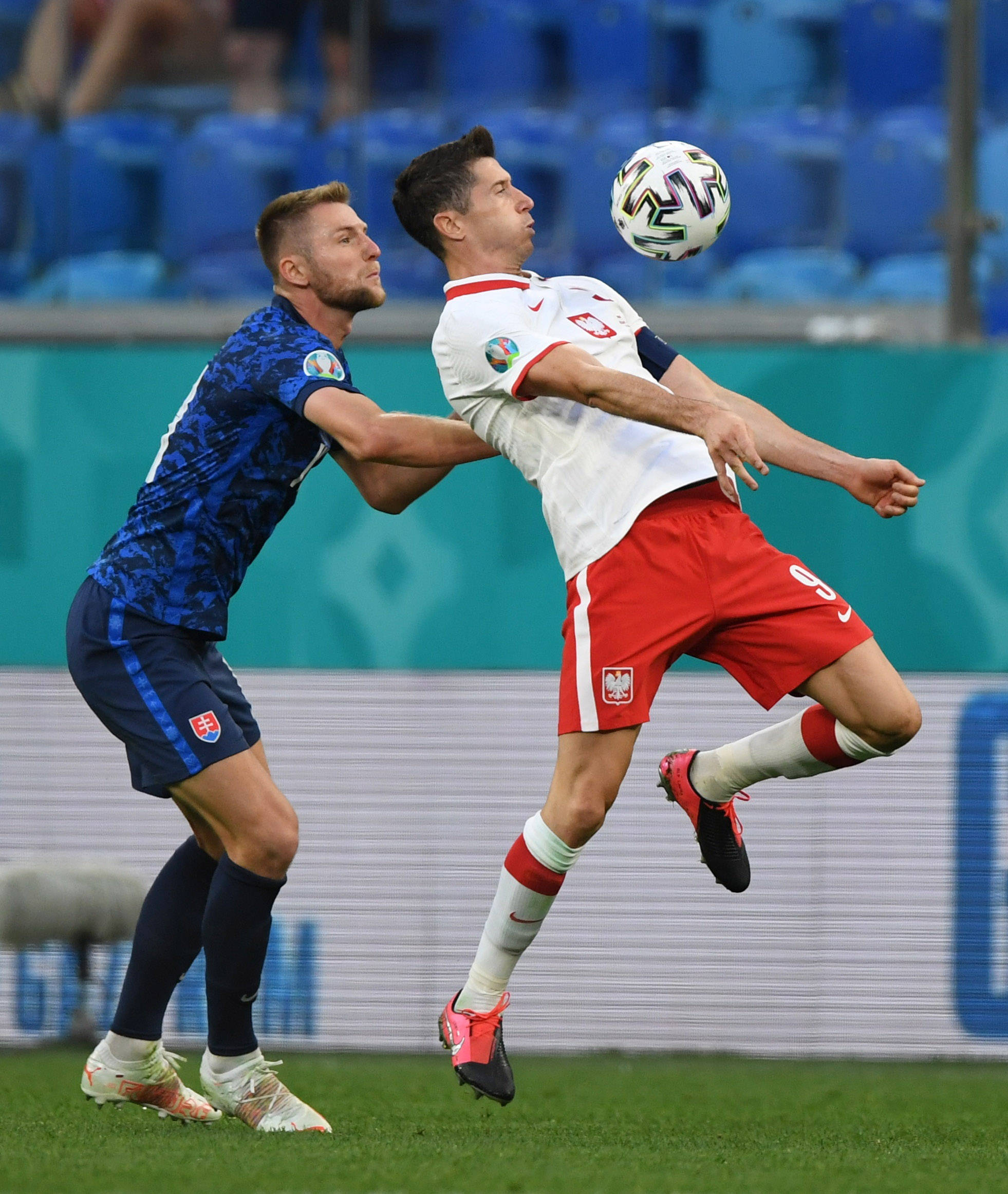 波兰队将在客场挑战斯洛伐克,争夺晋级机会 波兰队将在客场挑战斯洛伐克,争夺晋级机会