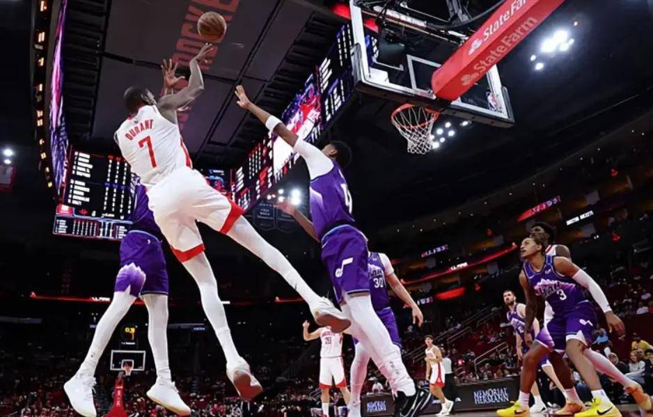 包含火箭狂胜圣安东尼奥，保持不败战绩的词条