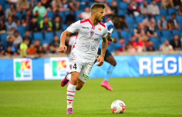 阿雅克肖击败对手，保持不败战绩的简单介绍