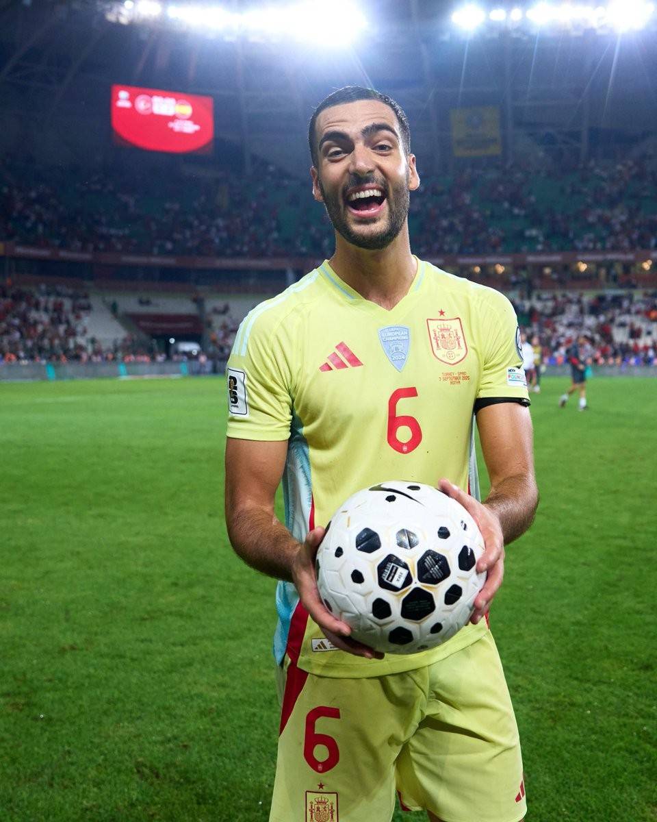 关于皇家社会前锋上演帽子戏法，率队取得大胜的信息