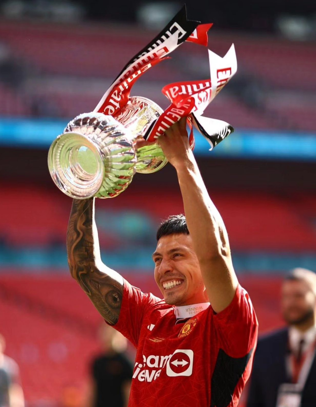 关于足球热血故事！年轻球员的奋斗成就的信息