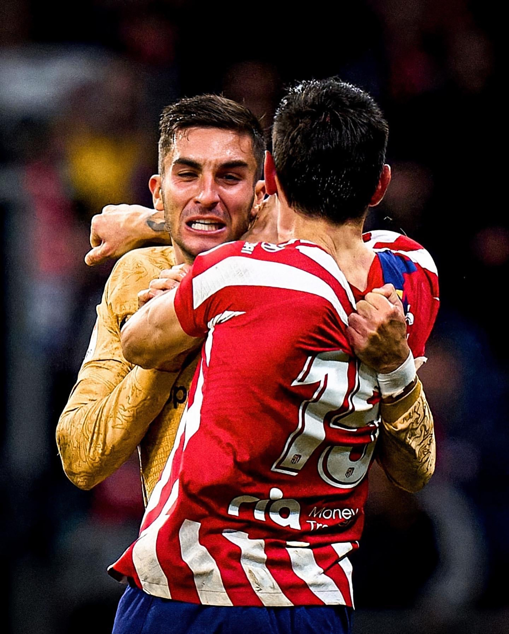 关于克罗地亚横扫曼联，费兰·托雷斯打破历史纪录的信息