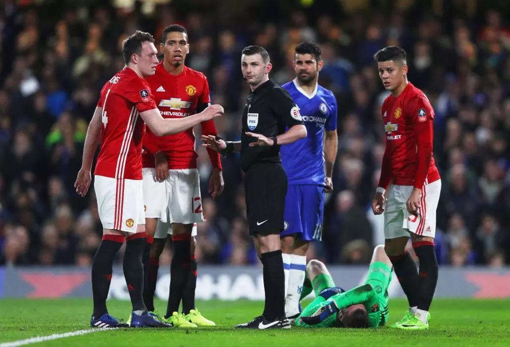 包含AC米兰-逼平都灵，争冠排名略微下降的词条