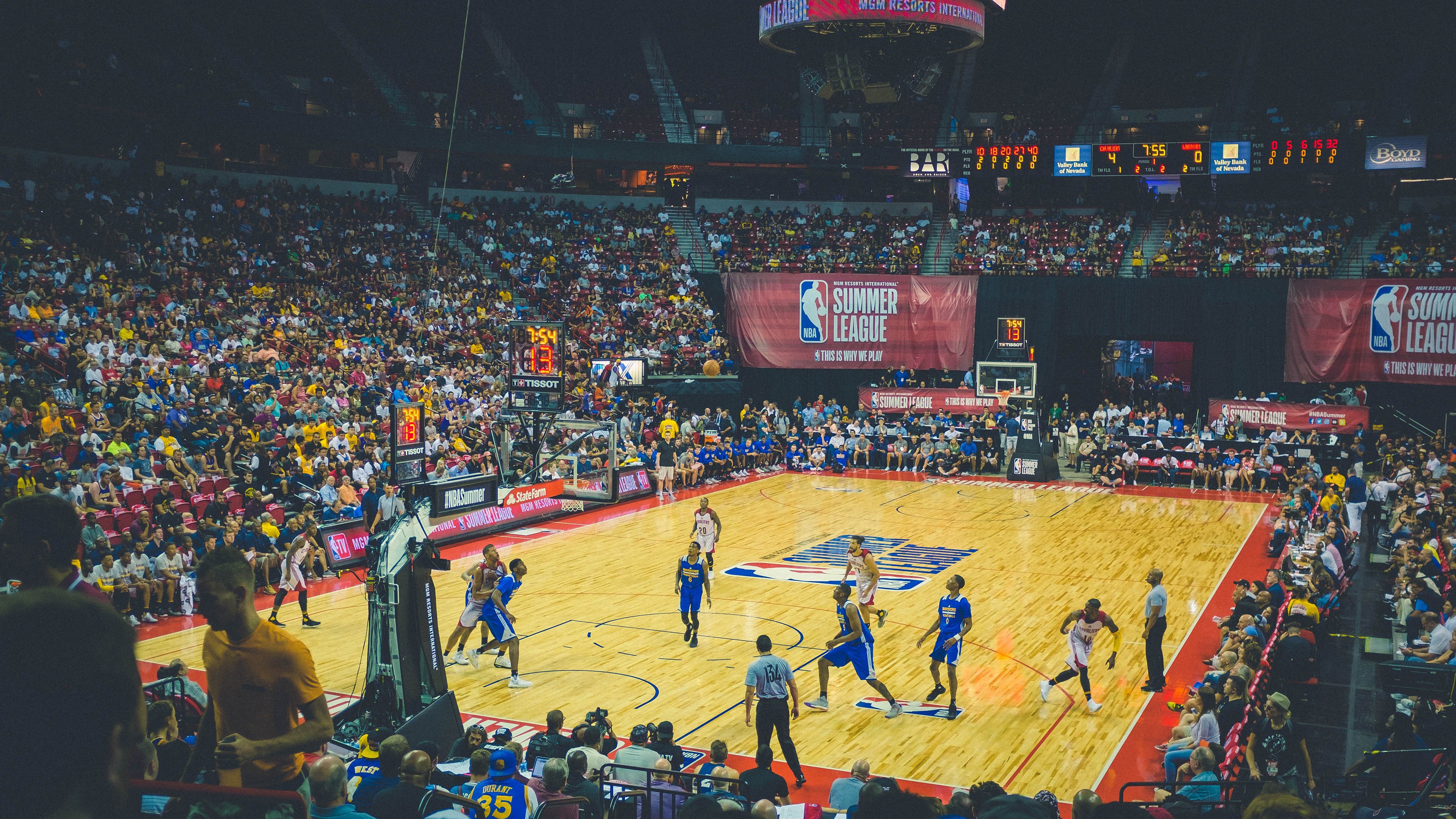 托尼·克罗斯的指挥艺术，拜仁轻取塞维利亚背后的战术统治力